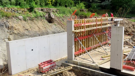 Vila Čeladná: provádění pohledových stěn systémem VARIO GT 24