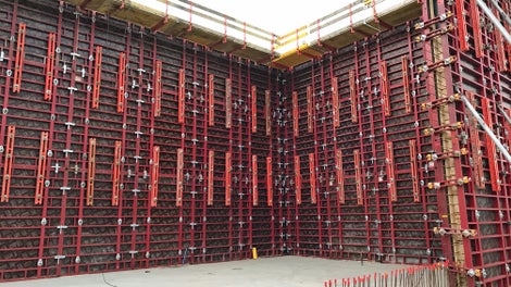 MAXIMO til de 9 meter høje vægge