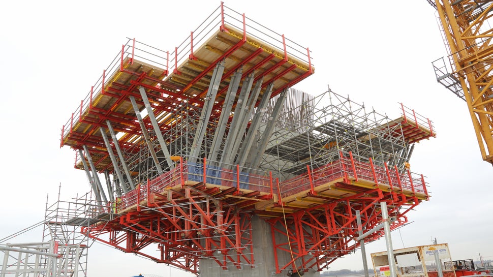 The Mersey Gateway is a cable-stayed bridge stretching over 2,000 m from Runcorn to Widnes