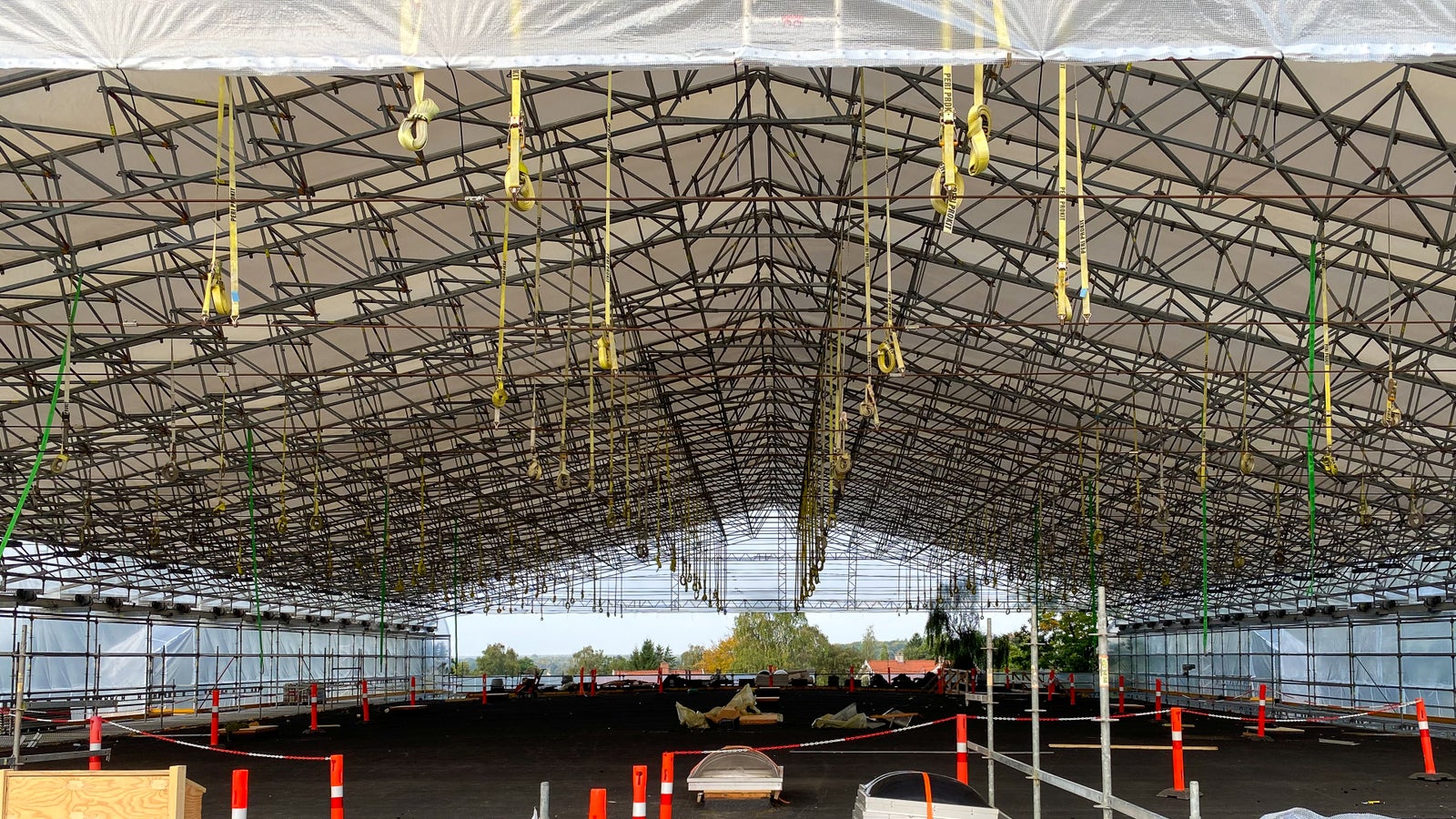 Overdækning LGS 150 med et spænd på 42 meter over Holtehallen