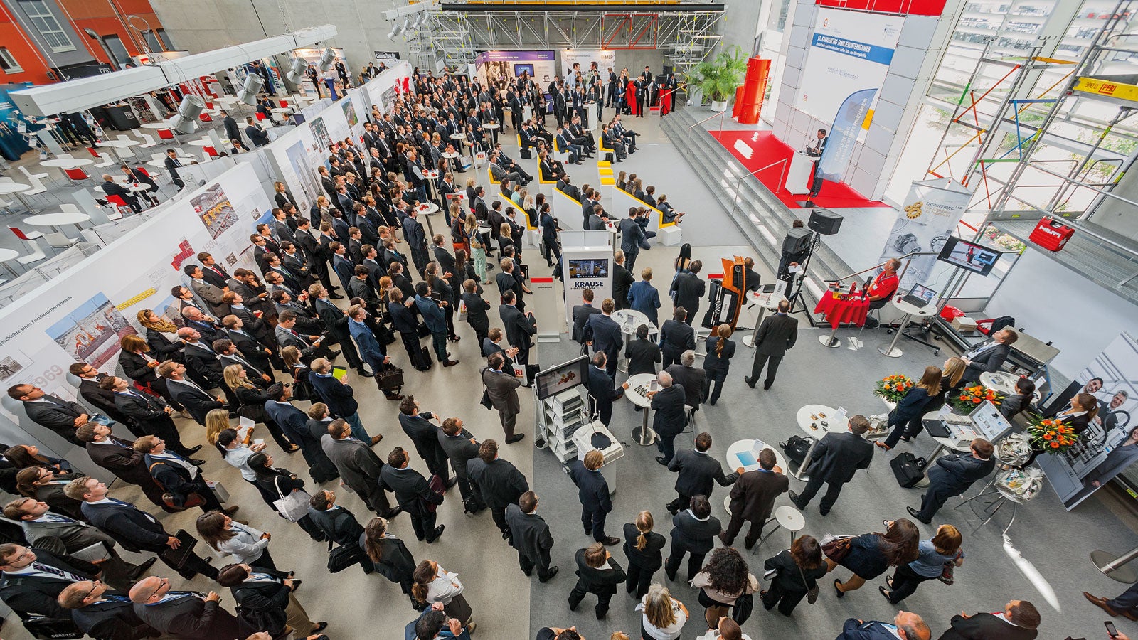 Around 600 selected candidates came to Weissenhorn on 27th June 2014 to find out about specific career opportunities at 40 well known family businesses.