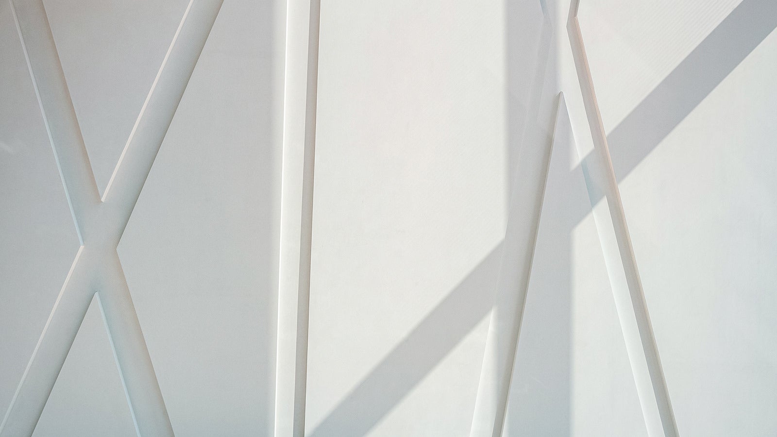 Tzv. Feature Wall tvoří větší množství prefabrikovaných betonových dílců v nejvyšší kvalitě pohledového betonu, které byly následně namontovány na betonovou stěnu přímo na místě. (Foto: Thilo Ross)