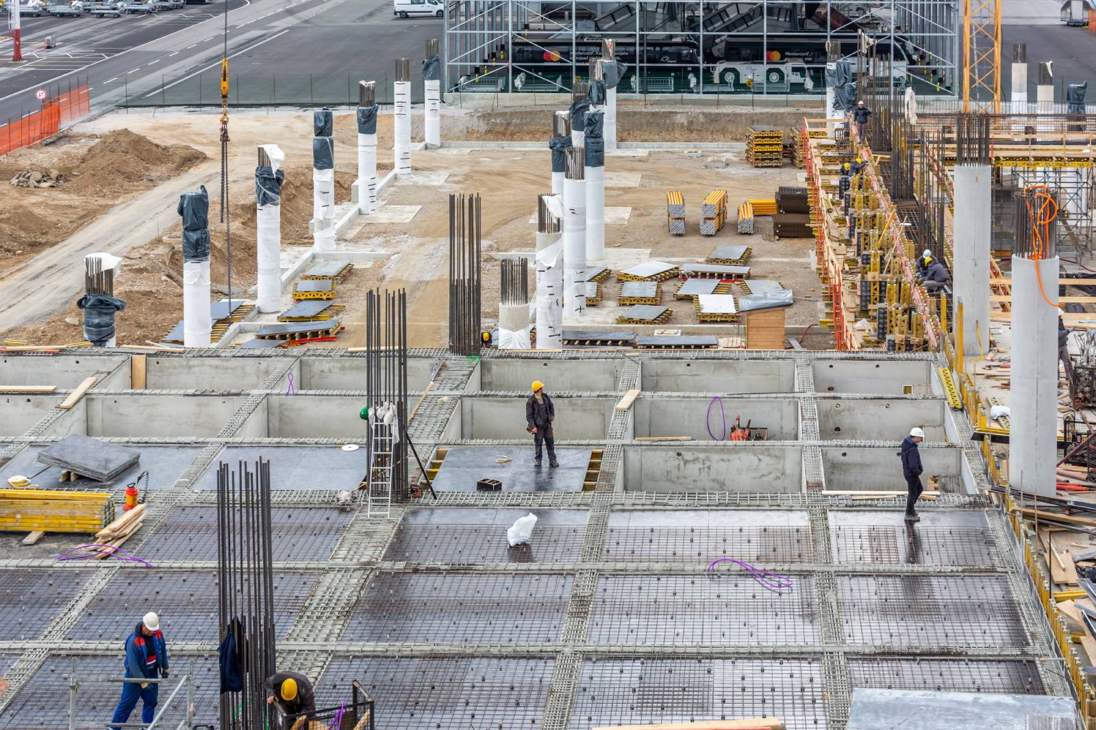 Izvedba armiranobetonskih ploča s oplatnim pločama FinPly za postizanje vrhunskog otiska vidnog betona.