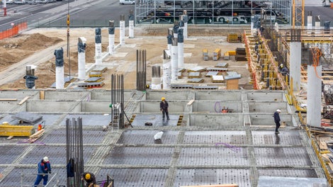 Izvedba armiranobetonskih ploča s oplatnim pločama FinPly za postizanje vrhunskog otiska vidnog betona.