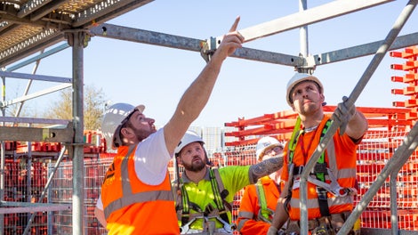 We show operatives how to assemble, operate and dismantle scaffolding quickly and safely, following the latest Assembly Instructions and Safety Guidelines.