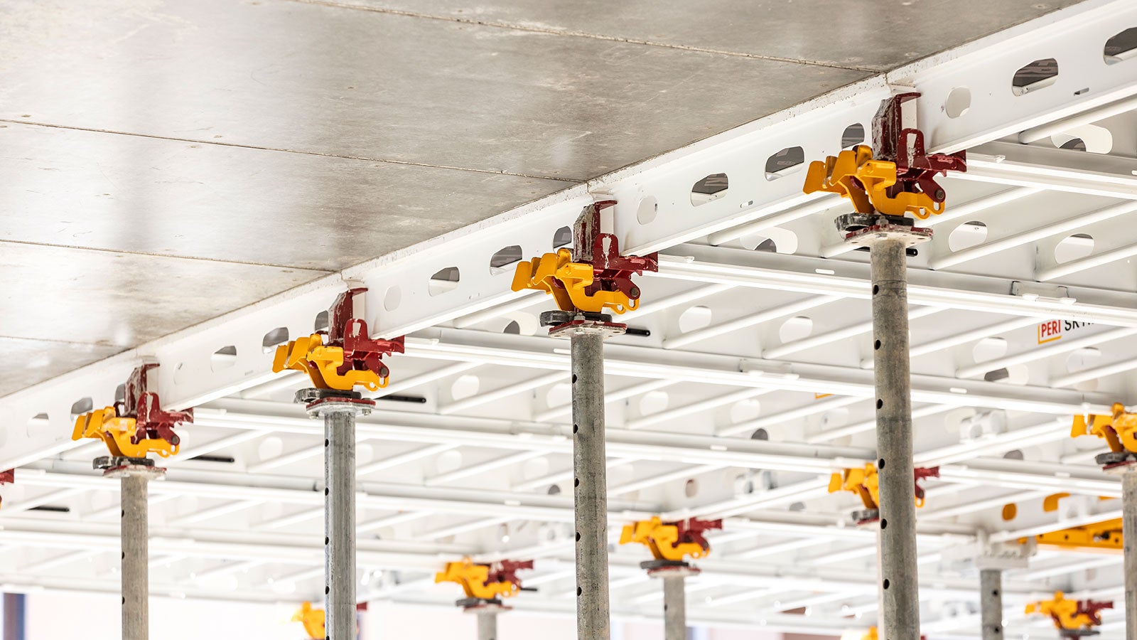 The double adjustment beam consists of two SXP AB 200 adjustment beams.