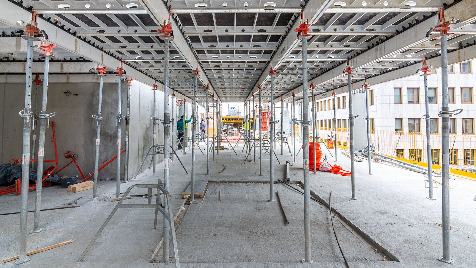SKYDECK panelna stropna oplata za izvedbu središnjeg dijela ploče.