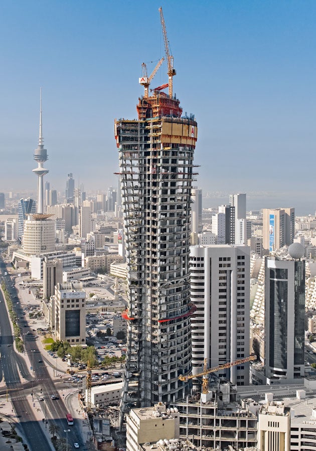 Različite varijante ACS samopenjajuće konstrukcije mogu međusobno da se kombinuju. U ovom slučaju, tri varijante ACS-a, u kombinaciji sa VARIO GT 24 i TRIO oplatom zidova, formira penjajuće jedinice, koje se podižu bez upotrebe krana.<br/>