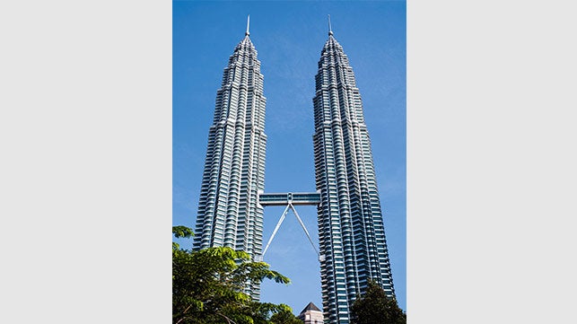 <p>El uso del sistema autotrepante ACS garantiza un proceso de construcci&amp;oacute;n sin contratiempos durante la construcci&amp;oacute;n del edificio m&amp;aacute;s alto del mundo en Kuala Lumpur, Malasia, con 452 metros de altura.</p><br/>