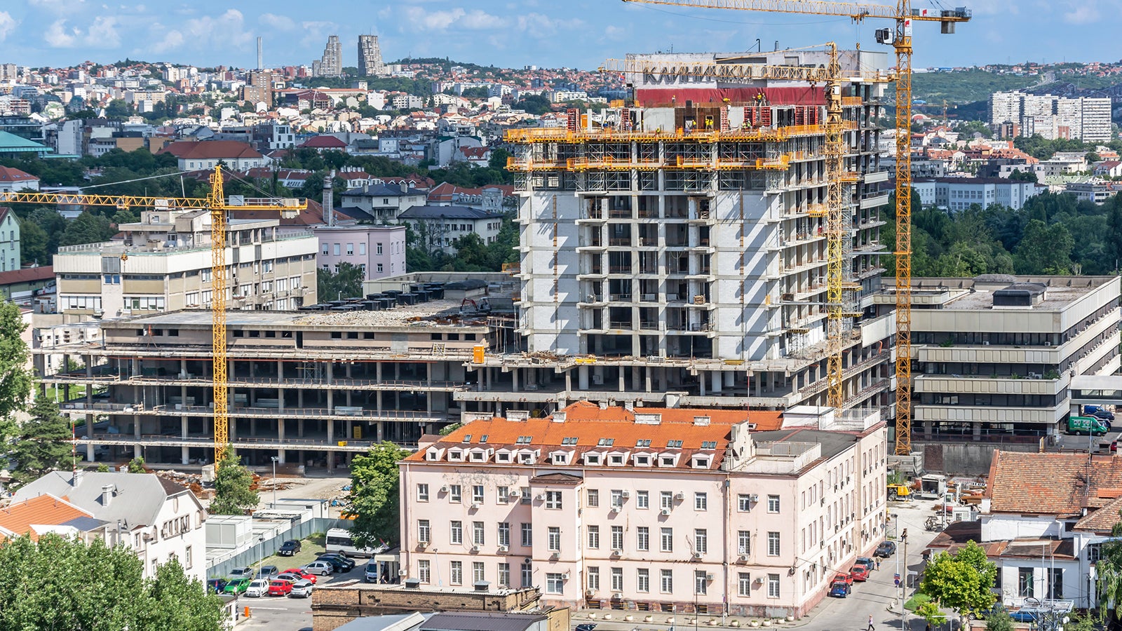 Nakon više od tri decenije, Klinički centar Srbije dobija punu iskorišćenost kapaciteta u postojećem i novoizgrađenom prostoru centralnog objekta.