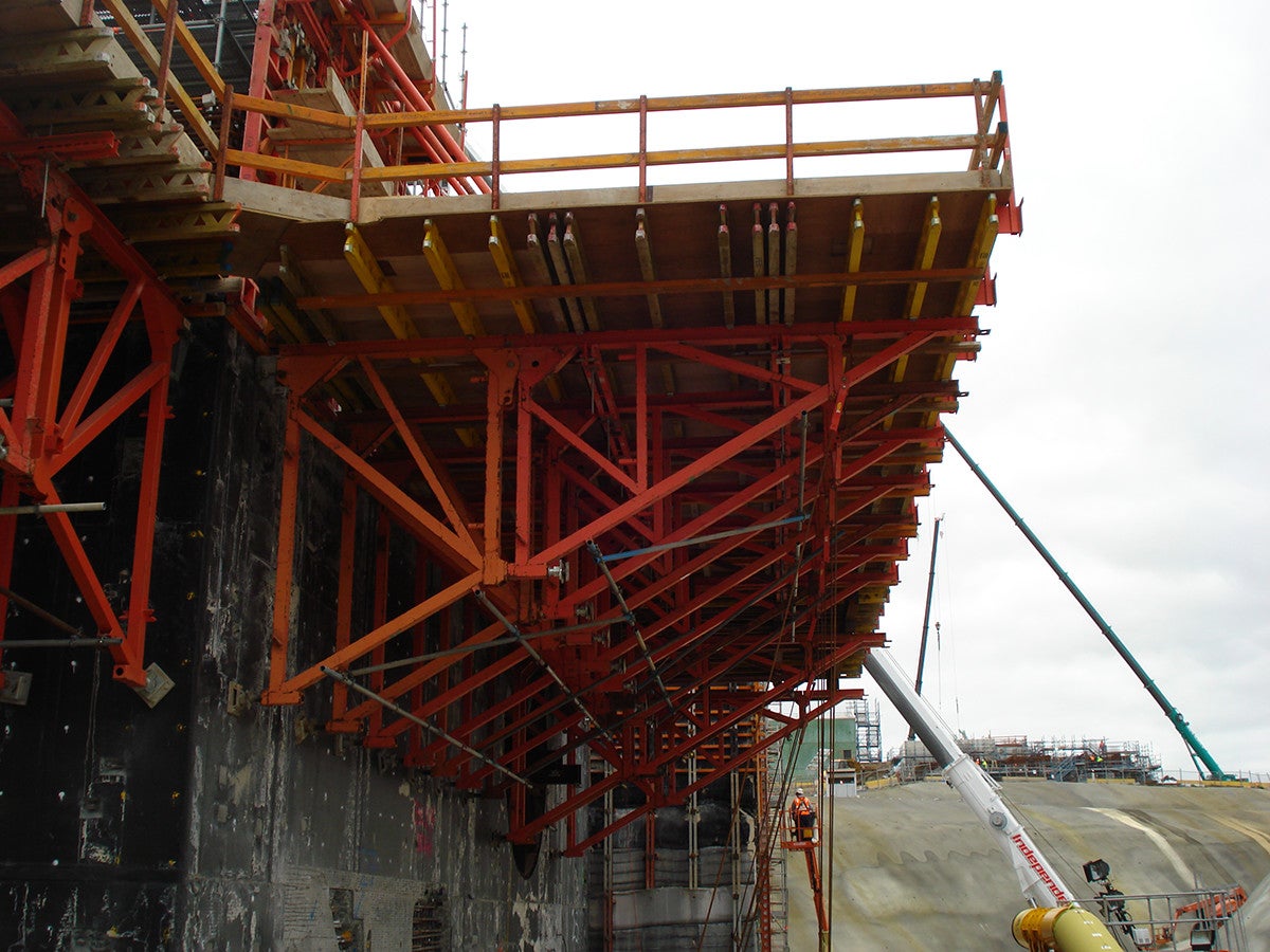 SB Brace frame allowing 6m wide platform.