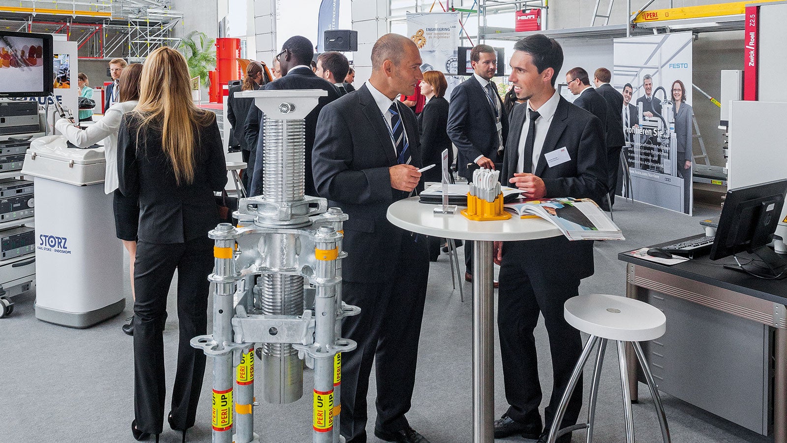 The Engineering Lab brought the interested candidates and the developers of different businesses together – giving them specific ideas about potential working fields. The event was directed especially at candidates with engineering degrees.