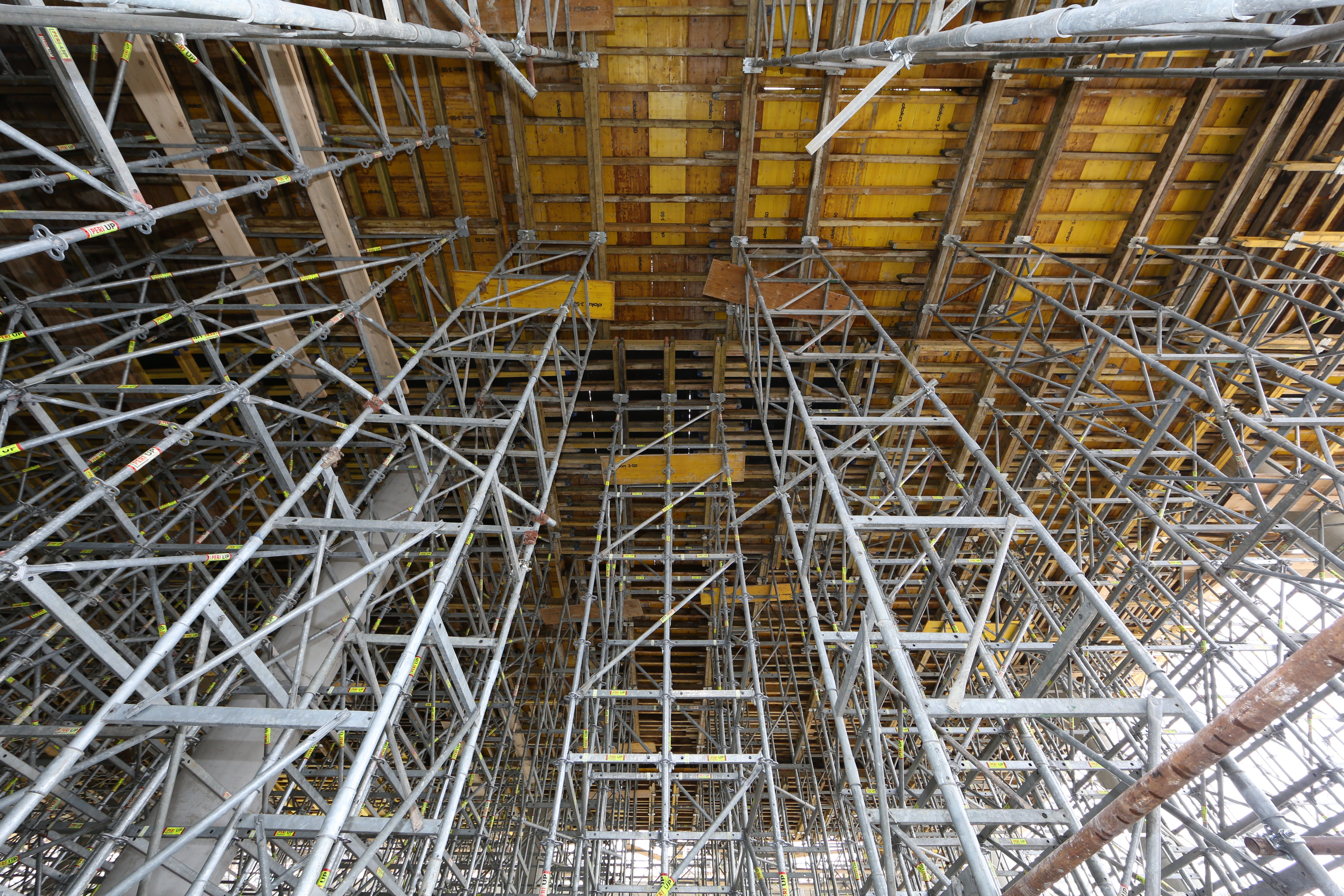 Upravna zgrada i terminali - Kamgrad d.o.o.