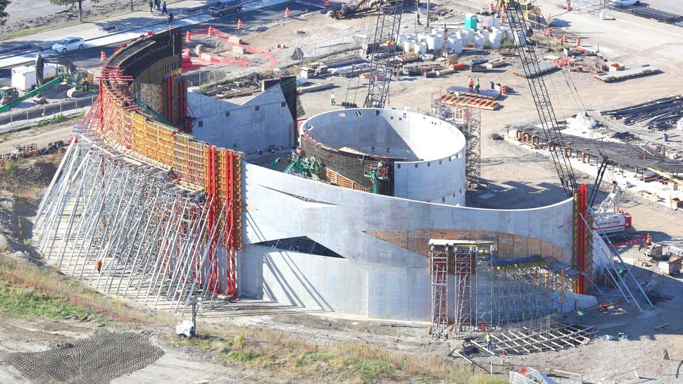 Honoring the country&#039;s veterans at the National Veterans Memorial and Museum in Columbus, Ohio 