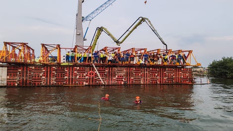 Celosías ALPHAKIT en conjunto con el encofrado de vigas HANDSET ALPHA<br/>