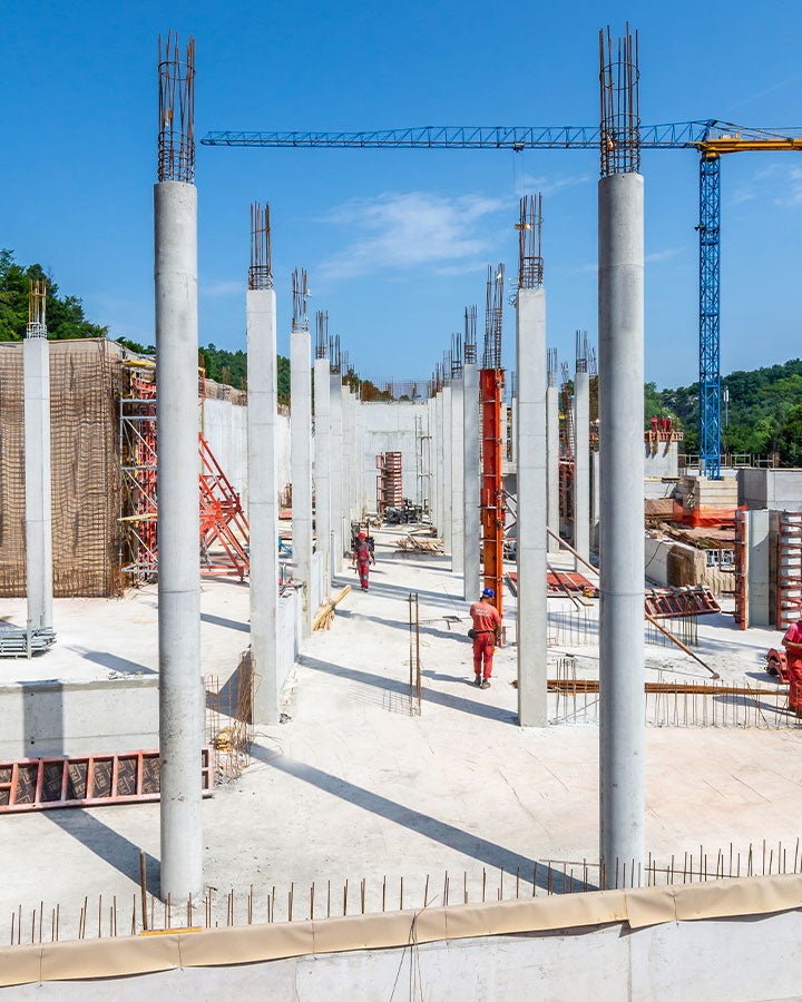U cilju postizanja besprekornog izgleda vidljivog betona, koji prati arhitektonsku zamisao, korišćena je SRS kružna oplata stubova