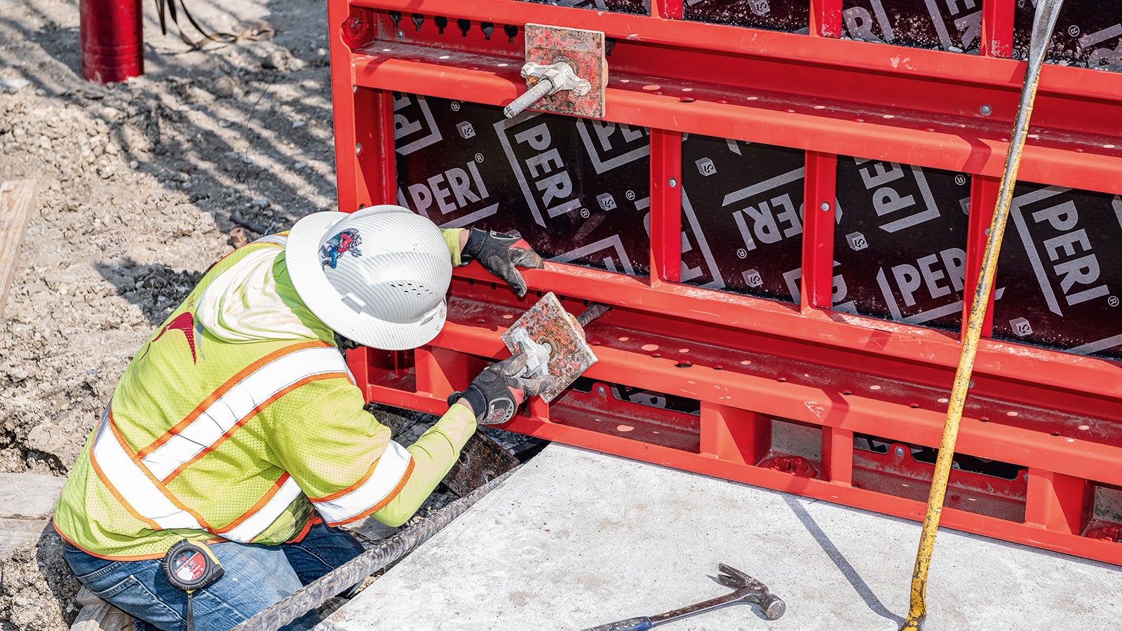The innovative connection technology using X-Bolts and T-Bolts enables fast assembly and disassembly of the formwork. (Photo: Greg Folkin Photography)