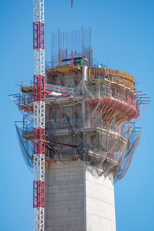 The air traffic control centre starts at a height of around 62&amp;nbsp;m and consists of five self-supporting platforms. (Photo: Florian von der Fecht)