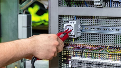 Prüfung einer Steckdose