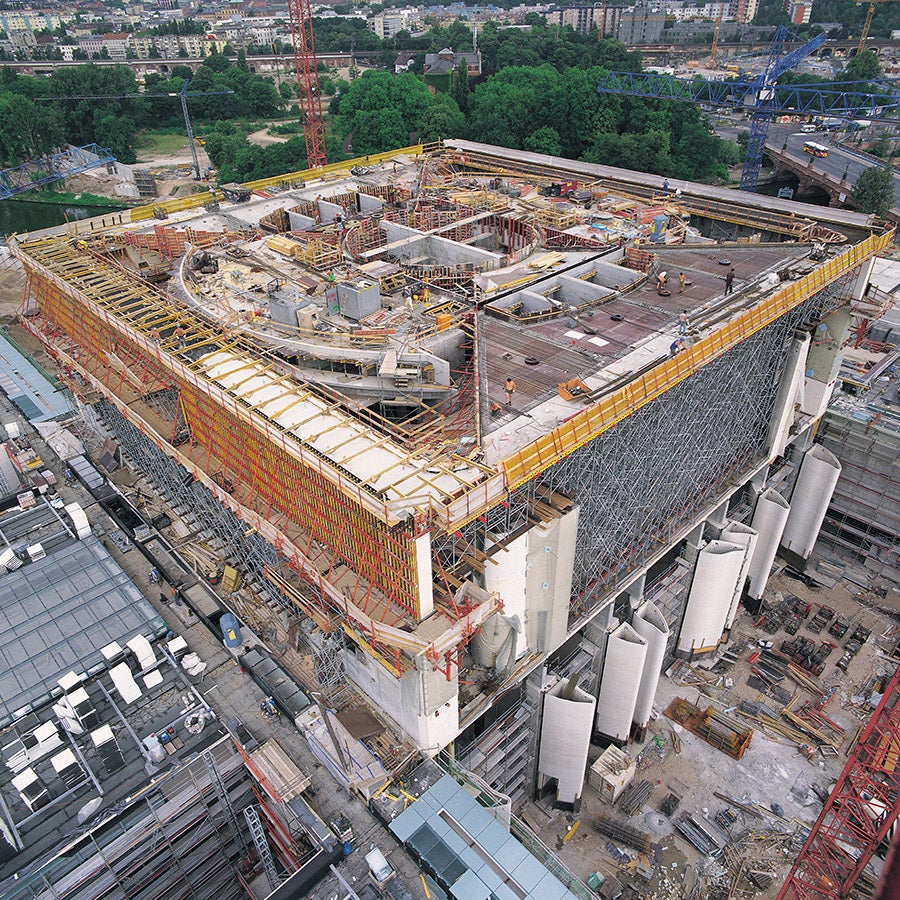 Numerous geometrical dimensions often reached great heights and had to be mastered.