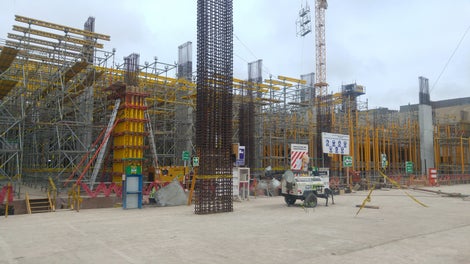 El sistema VARIO GT 24 de PERI permite encofrar cualquier forma, con excelentes resultados arquitectónico.