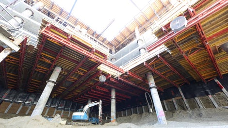 PERI developed a plan using its standard RCS Rail Climbing System that progressed downward as each subgrade level was completed.