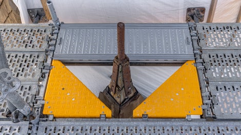 Die Kompatibilität von Flex- und Easy-Bauteilen erlaubte in Verbindung mit System-Eckblechen Detaillösungen für nahezu alle Problemstellen – zugunsten von ebenen Belagflächen ohne gefährliche Stolperfallen.