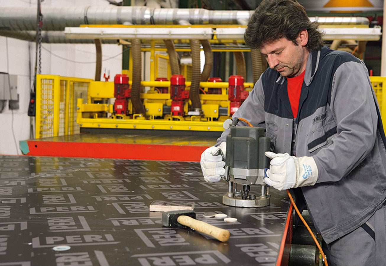 Smaller areas of damage to the formlining, mostly caused by concrete vibrators, are repaired with repair veneers.