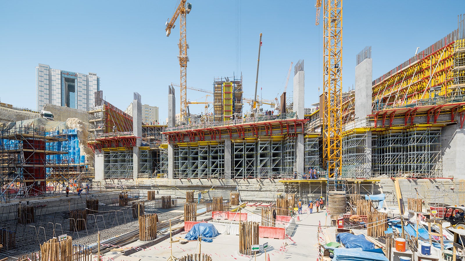 The project-specific formwork and shoring concept developed by PERI engineers, just-in-time provision of corresponding system equipment as well as continuous on-site support has facilitated cost-effective execution of construction within the tight schedule.