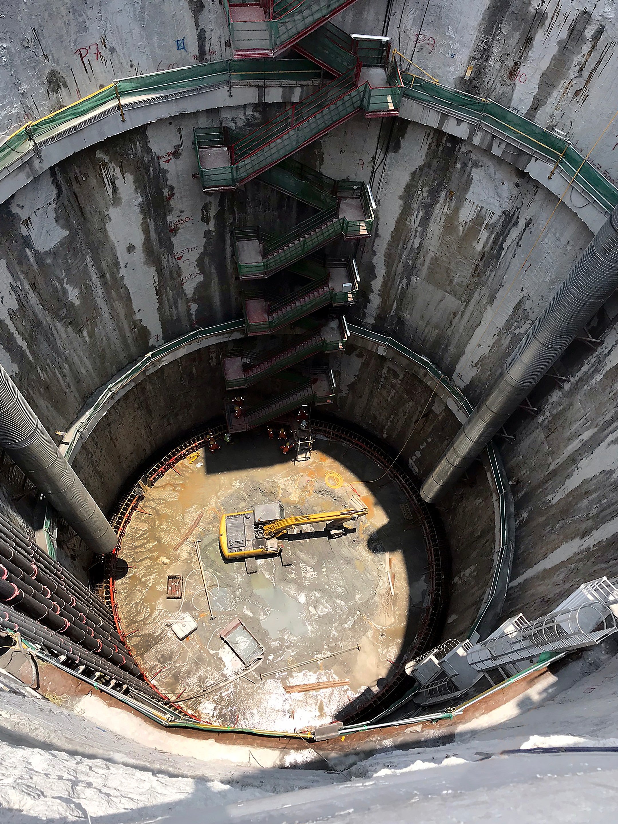 GRV Circular Formwork transferred via crane to the bottom of the shaft