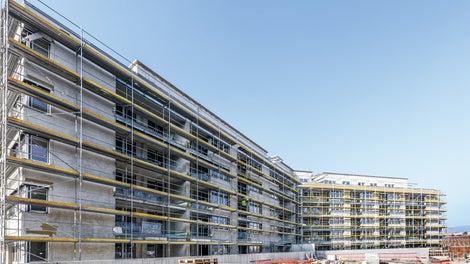 Zhotoviteľ ocenil technický tím, ktorí navrhol a vypracoval technickú dokumentáciu fasádneho lešenia, ako aj vďaka variabilnosti a kompatibilite systémov lešenia PERI.