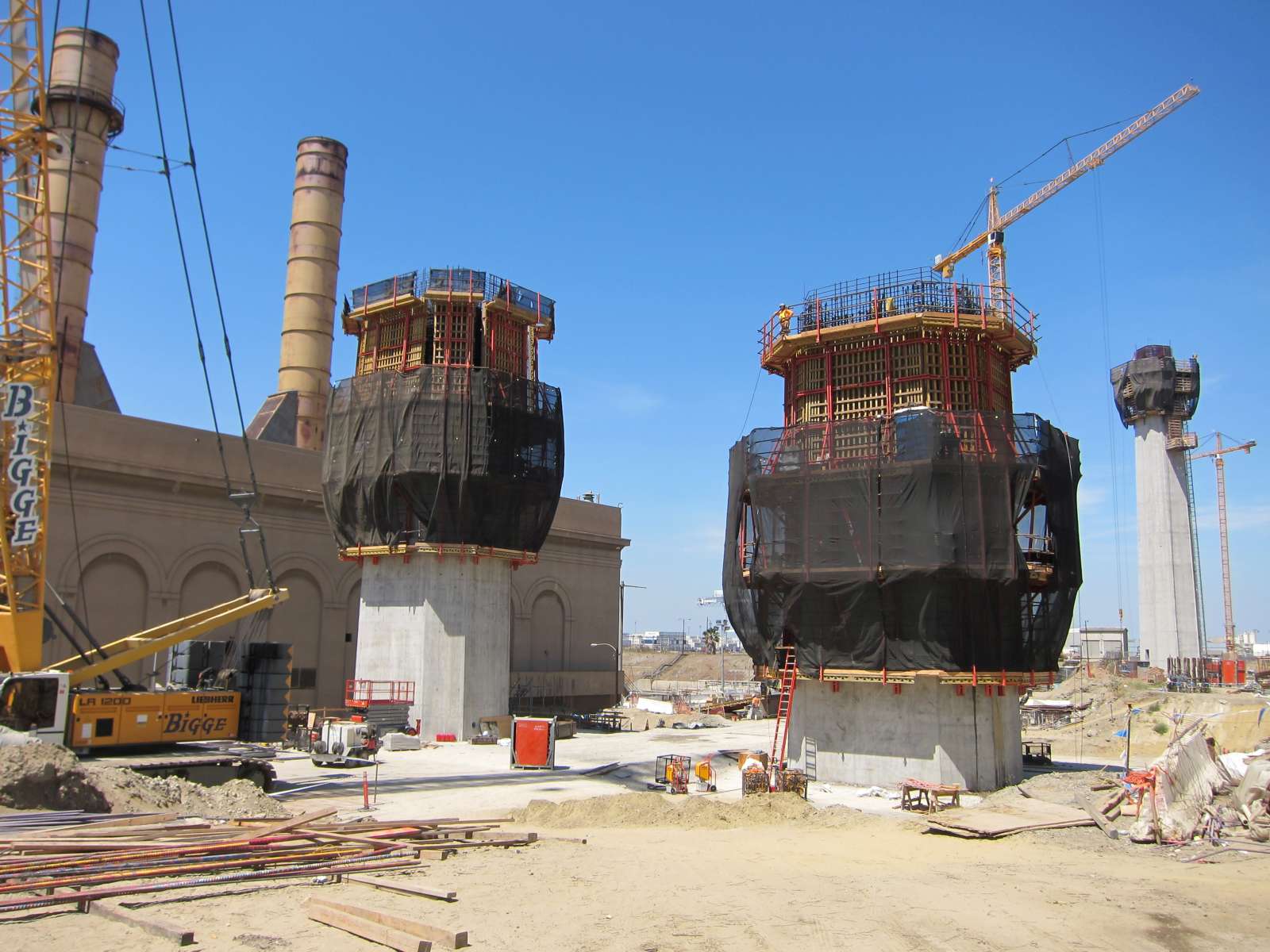 PERI self-climbing formwork was used to quickly and efficiently construct the bridge pylons.