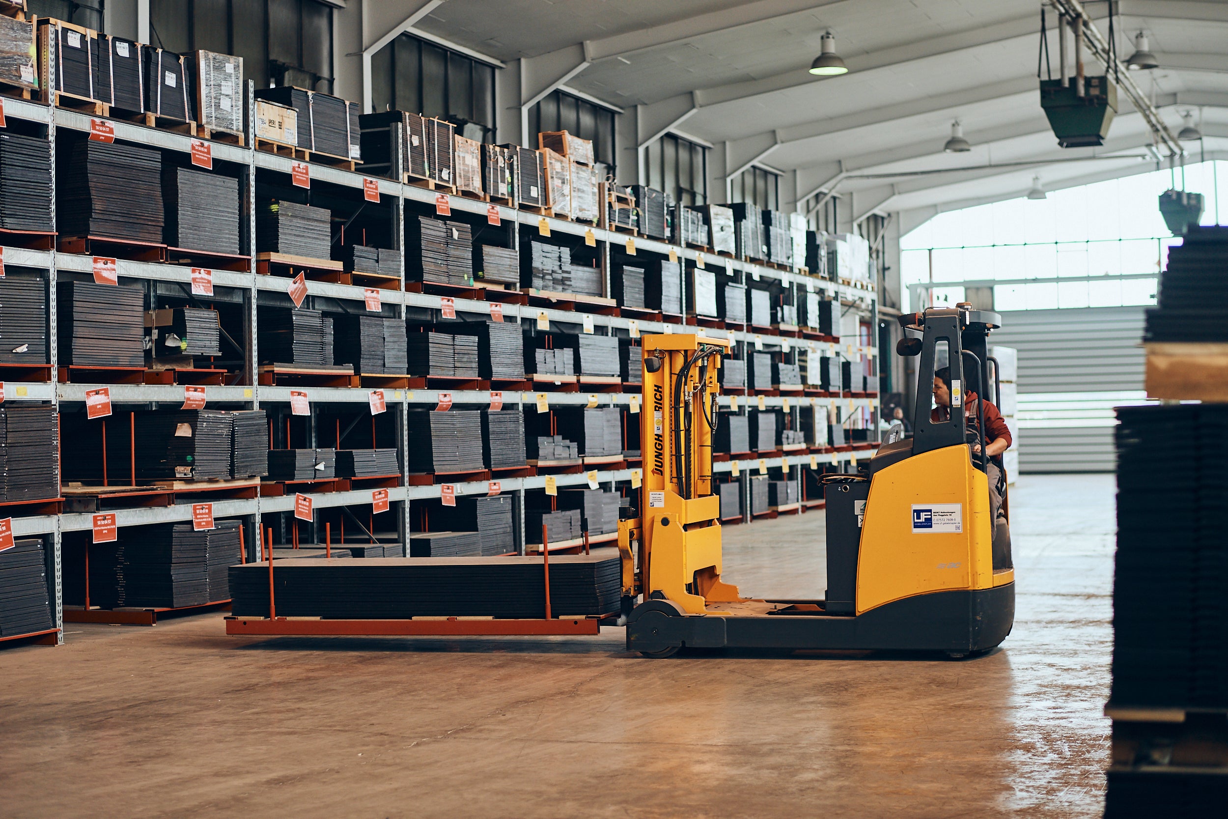 Das Sortiment des PERI Tochterunternehmens schaltec umfasst mehr als 2.500 Platten für unterschiedlichste Schalungssysteme.