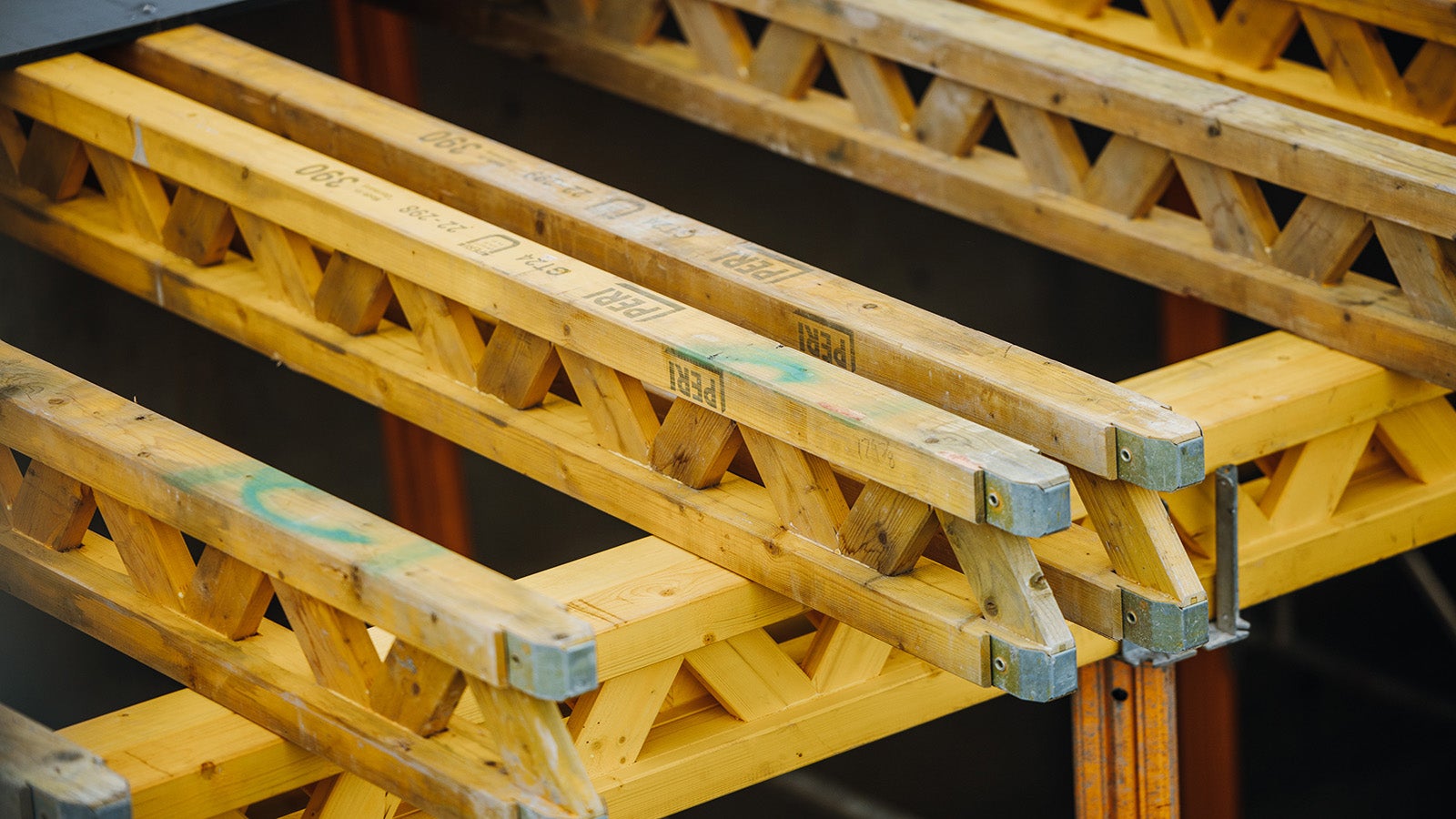 13,311 square feet of MULTIFLEX shoring was used for this project—chosen for its faster erection and dismantling compared to competitors, thanks to its user-friendly assembly and versatile adaptability.