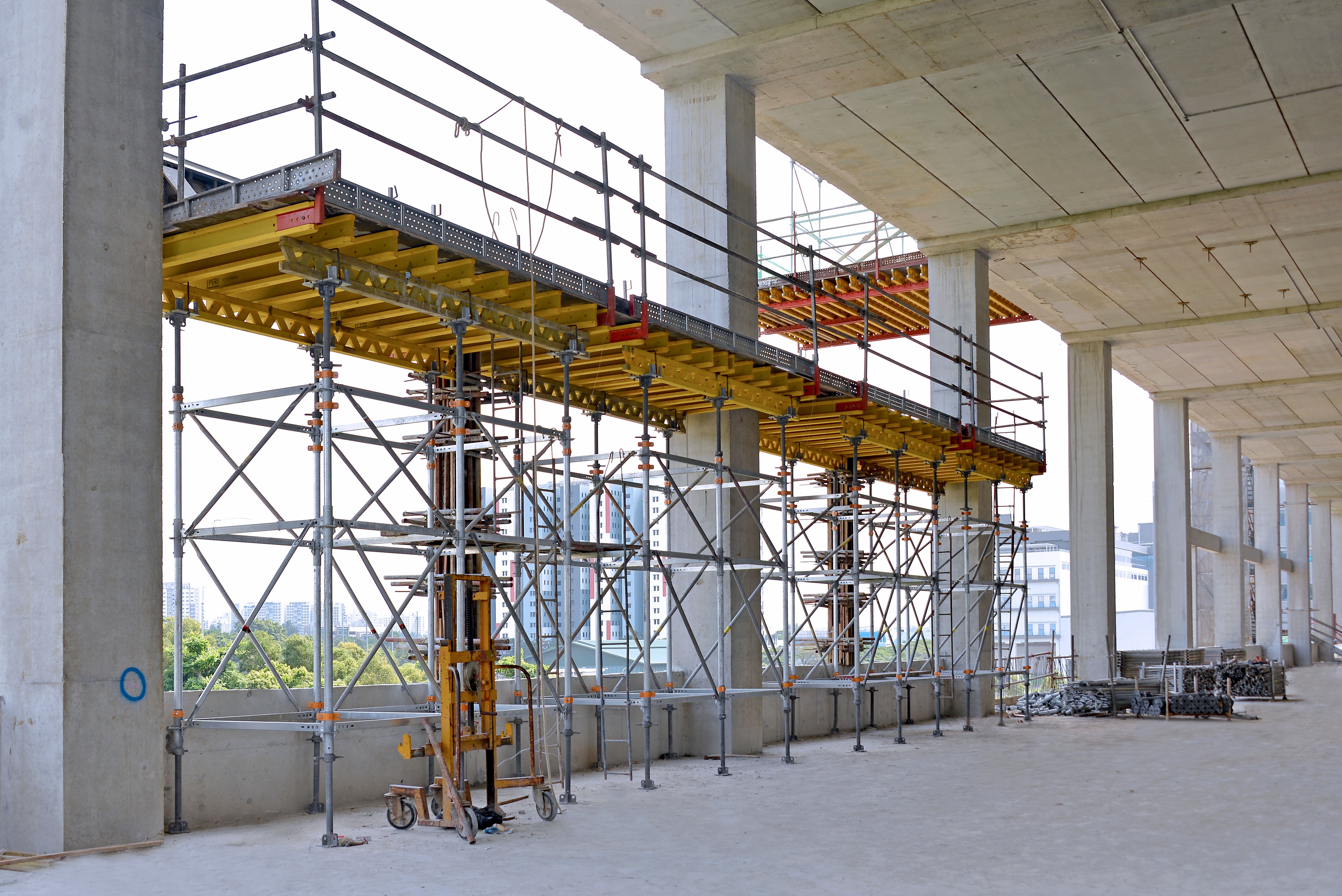 PERI UP MD (PS 100) in preparation for casting beam