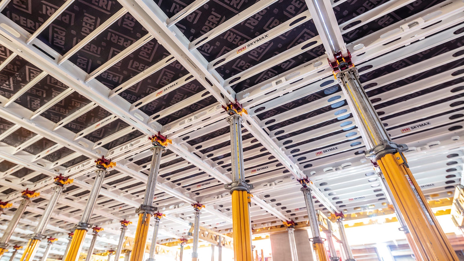 The advantages of SKYMAX Large Panel Slab Formwork won over the customer in their first construction project.