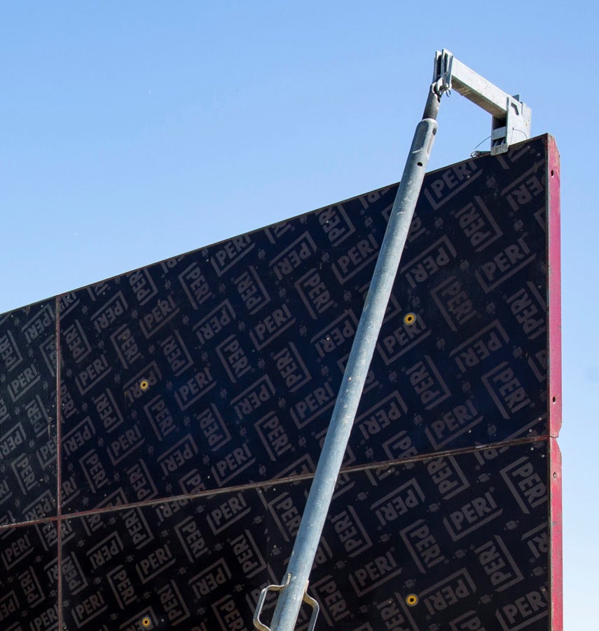 Úchyt pre stabilizátor zo strany plášťa debne- nia MX RS.