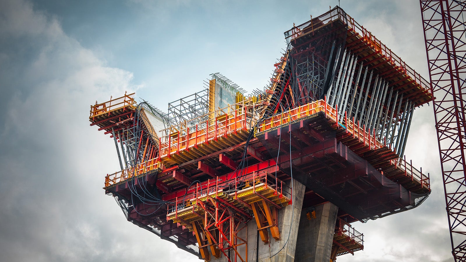 Bottom view showcasing the heavy-duty support system.