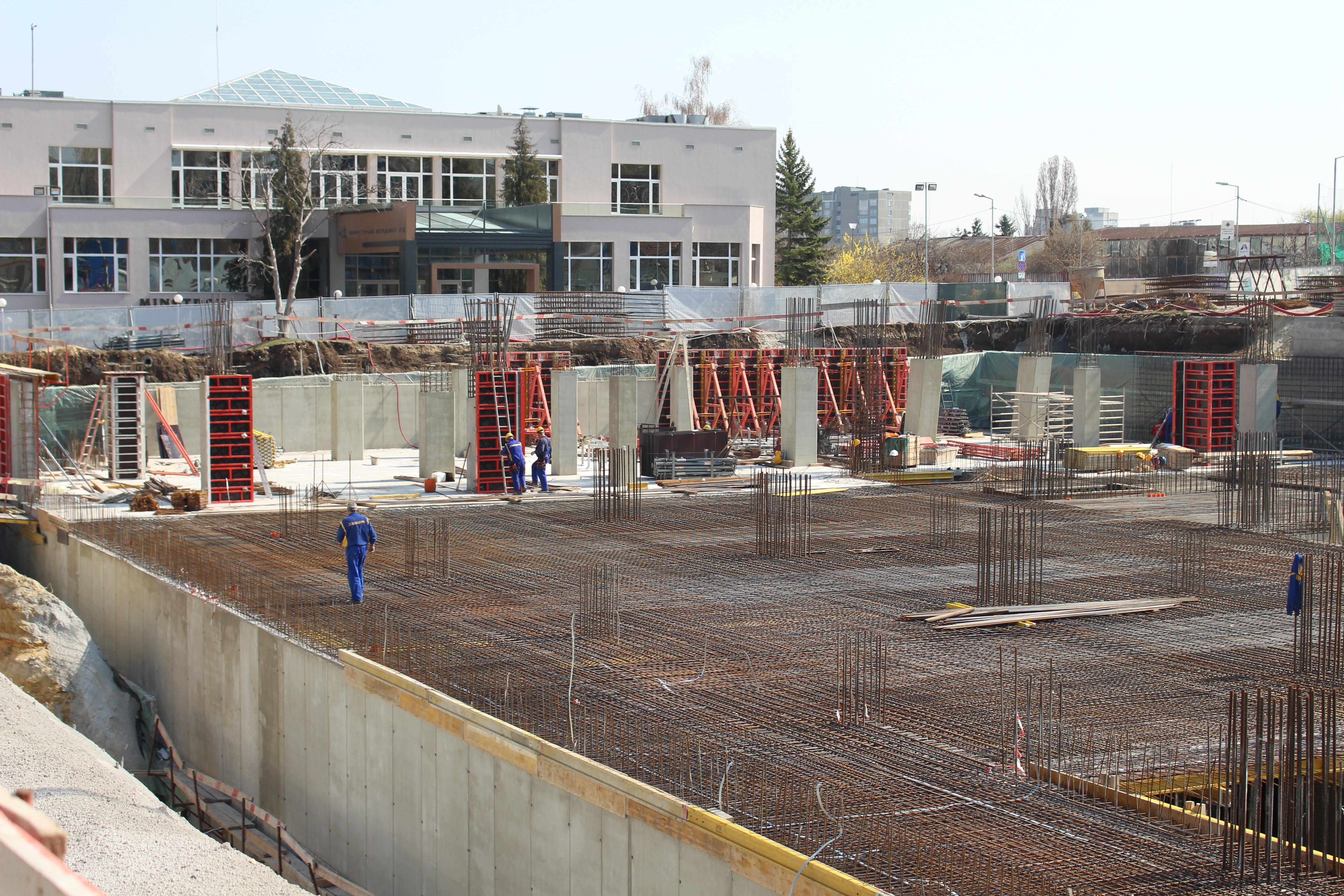 Едностранно кофриране със система TRIO Рамков кофраж и SB опорни стойки