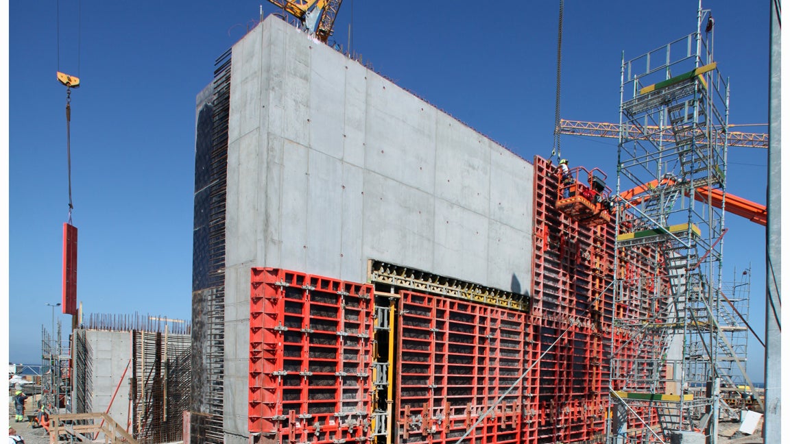 Afforskalling af den udvendige væg til oceantank. 