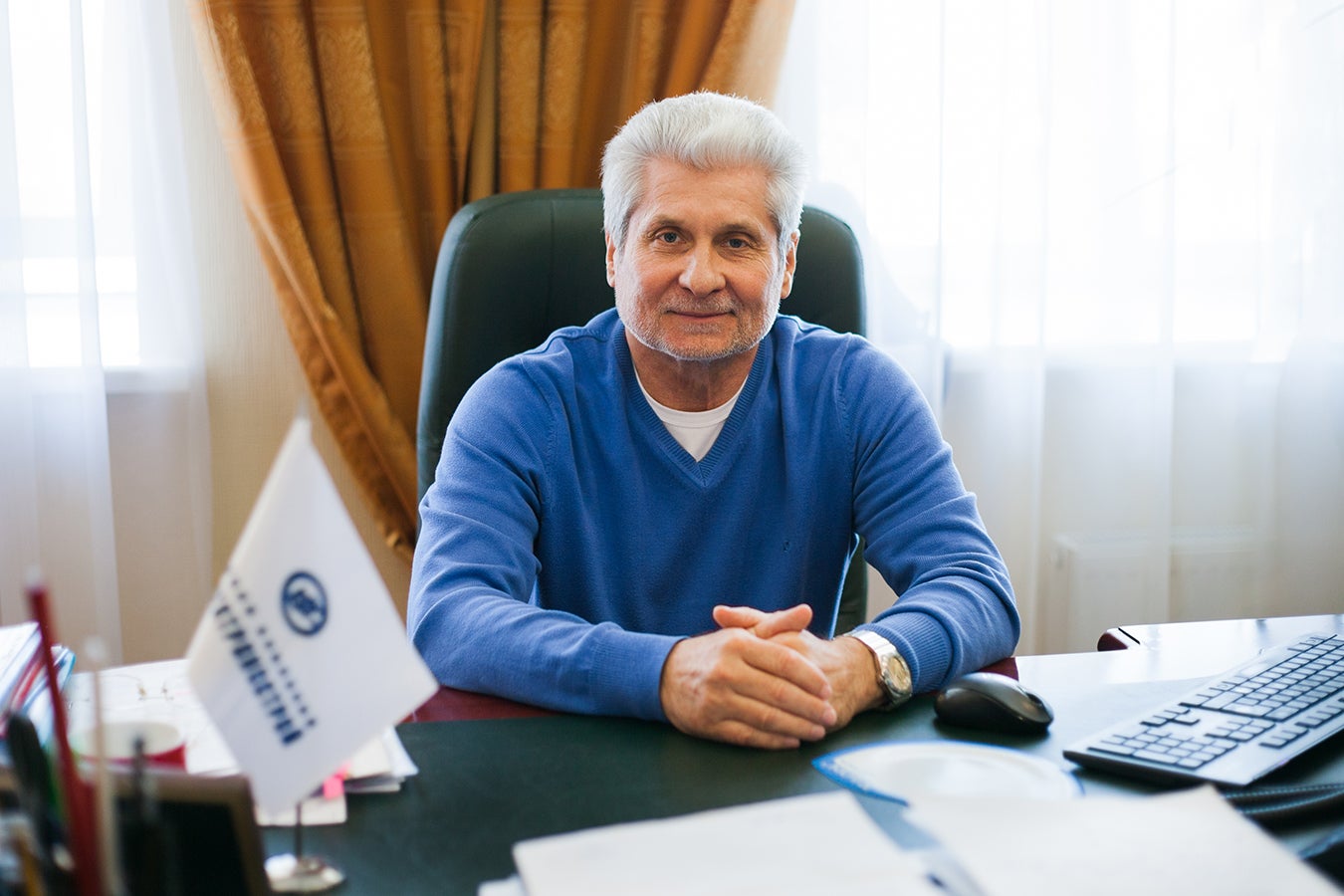 «На данном объекте мы впервые применили систему столов с откидными головками. Это позволило сократить трудоемкость при монтаже опалубки перекрытия на 30%. Такие системы, как CB-160, TRIO, BR мы применяем на каждом объекте. Их использование позволяет увеличить производительность и повышает качество выполняемых работ. Фирма ООО «ПЕРИ» всегда идет навстречу своим клиентам. Главный их козырь – высокая технологичность и оборачиваемость опалубки в сравнение с конкурентами».