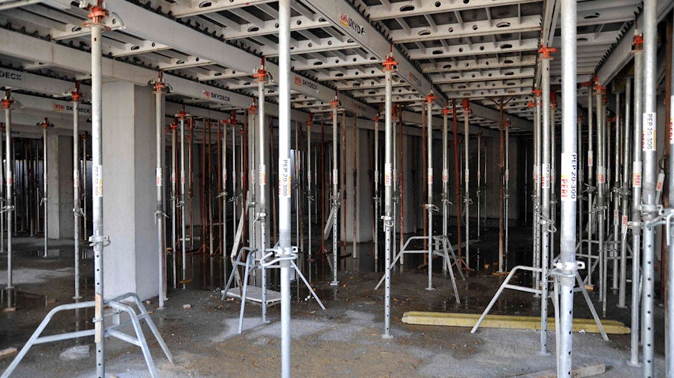 I 900 mq di SKYDECK utilizzati dall’impresa hanno permesso di realizzare 4.200 mq di solai (6 getti in totale) con una elevata produttività