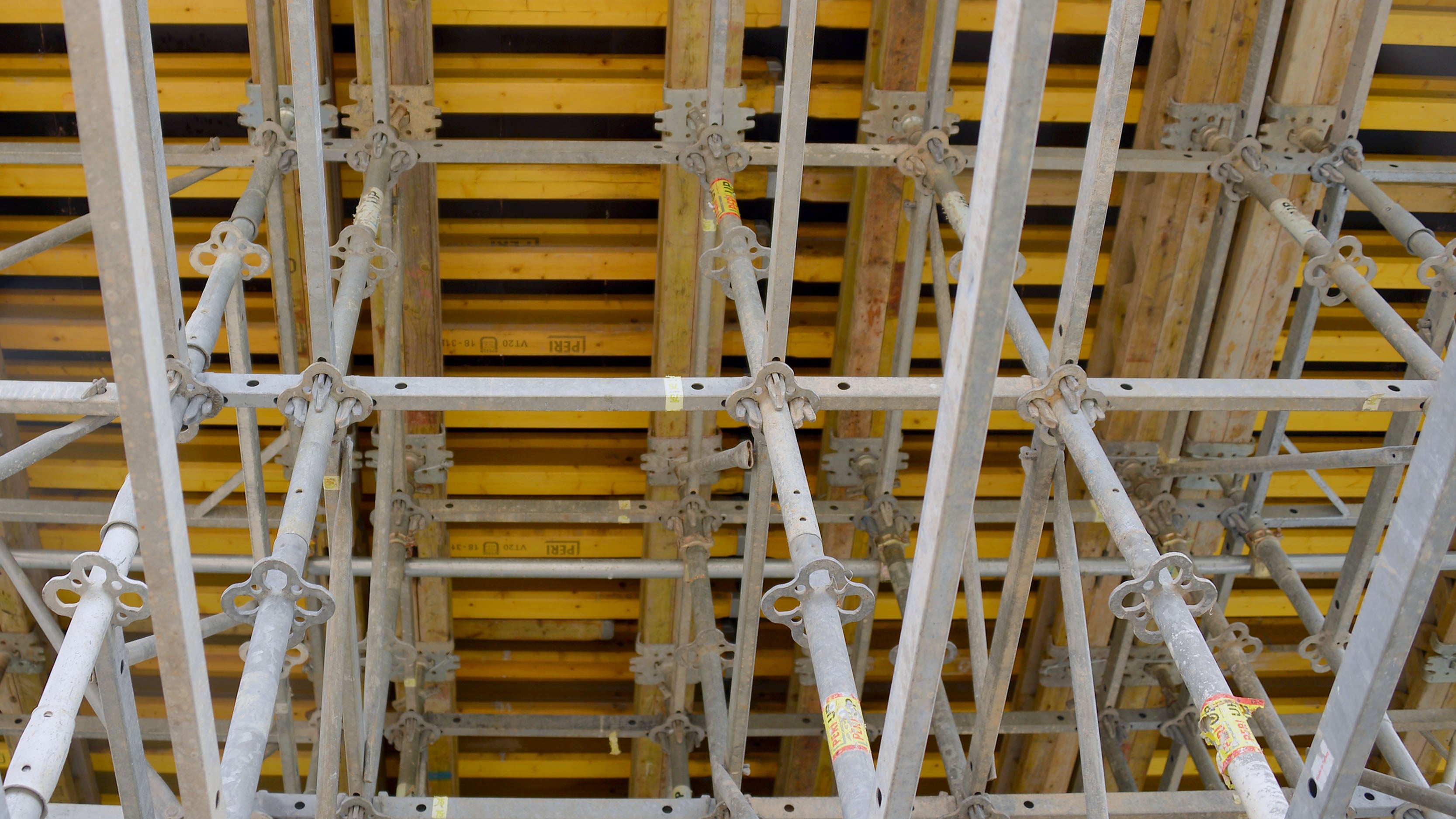 Uniform grid size enables flexible geometries and load