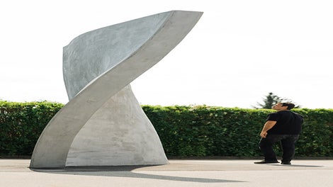 Demonstrator object near PERI Headquarter in Weissenhorn, Germany. Shows the finished highly complex reinforced concrete structure produced with reinforcement cages without formwork. <br/>(Photo: MESH AG)
