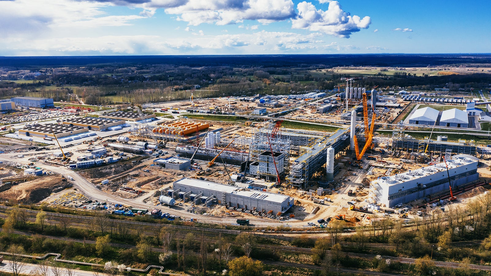 Realizacja projektu Polimery Police. Odcinek realizowany przez Gusan.