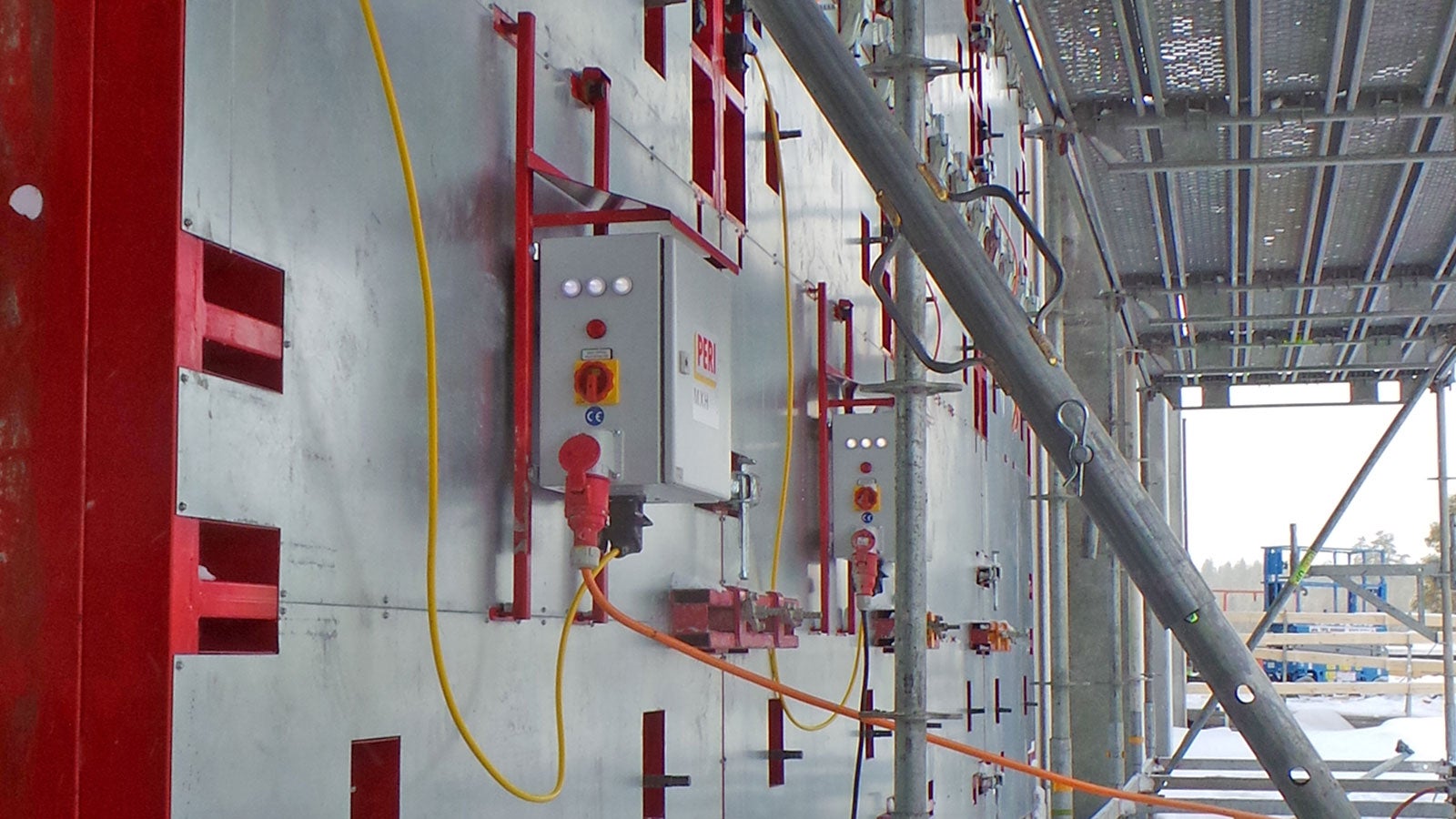 Lämmitettävä MXH-järjestelmämuotti toiminnassa (3 valoa).