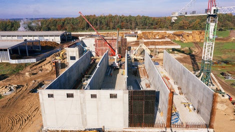 Budowa bunkrów do przygotowania fazy i podłoża przeznaczonego do uprawy pieczarek w Borucinie (gm. Okonek).