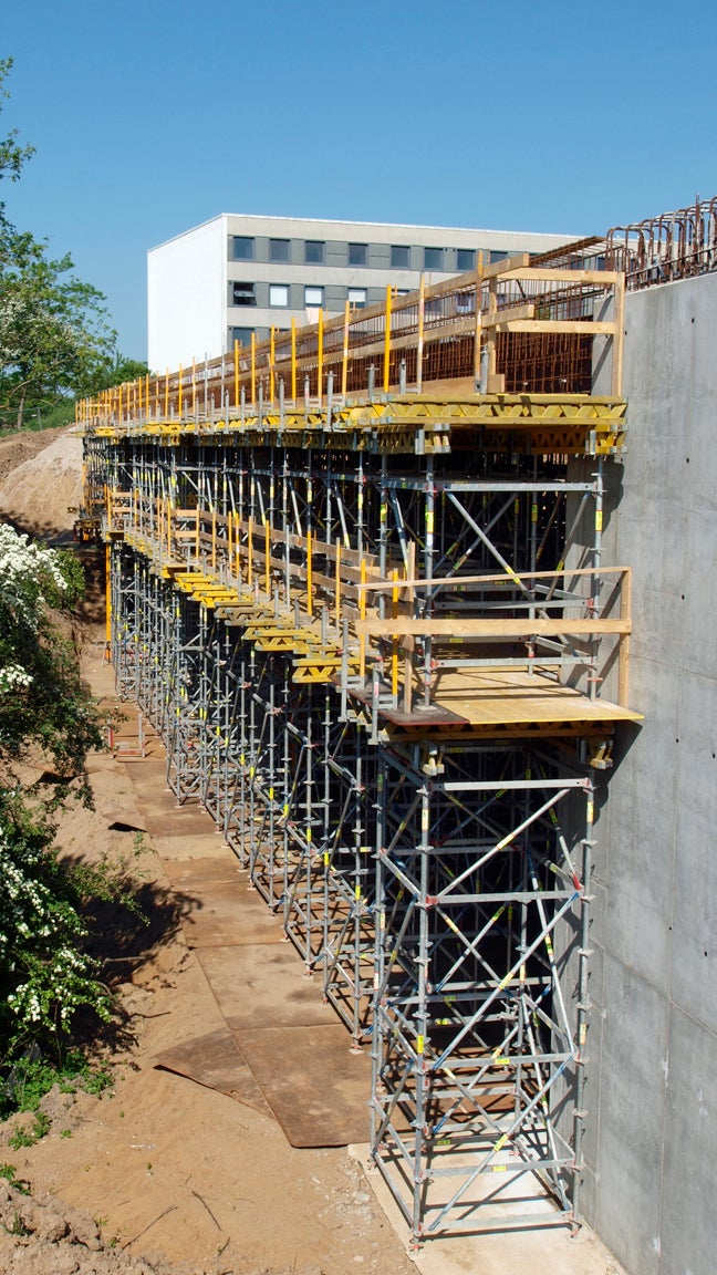 Varberg bro - Komplet opstilling med et ekstra niveau med arbejdsdæk.