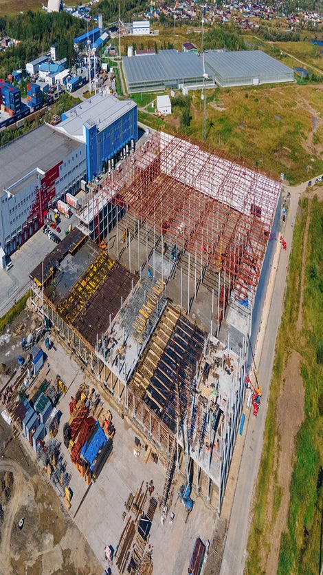 Опалубка перекрытий PERI прекрасно подходит для заливки больших пролетов, перекрытий сложного планового очертания, а также в условиях сборки и монтажа системы в ограниченном пространстве.