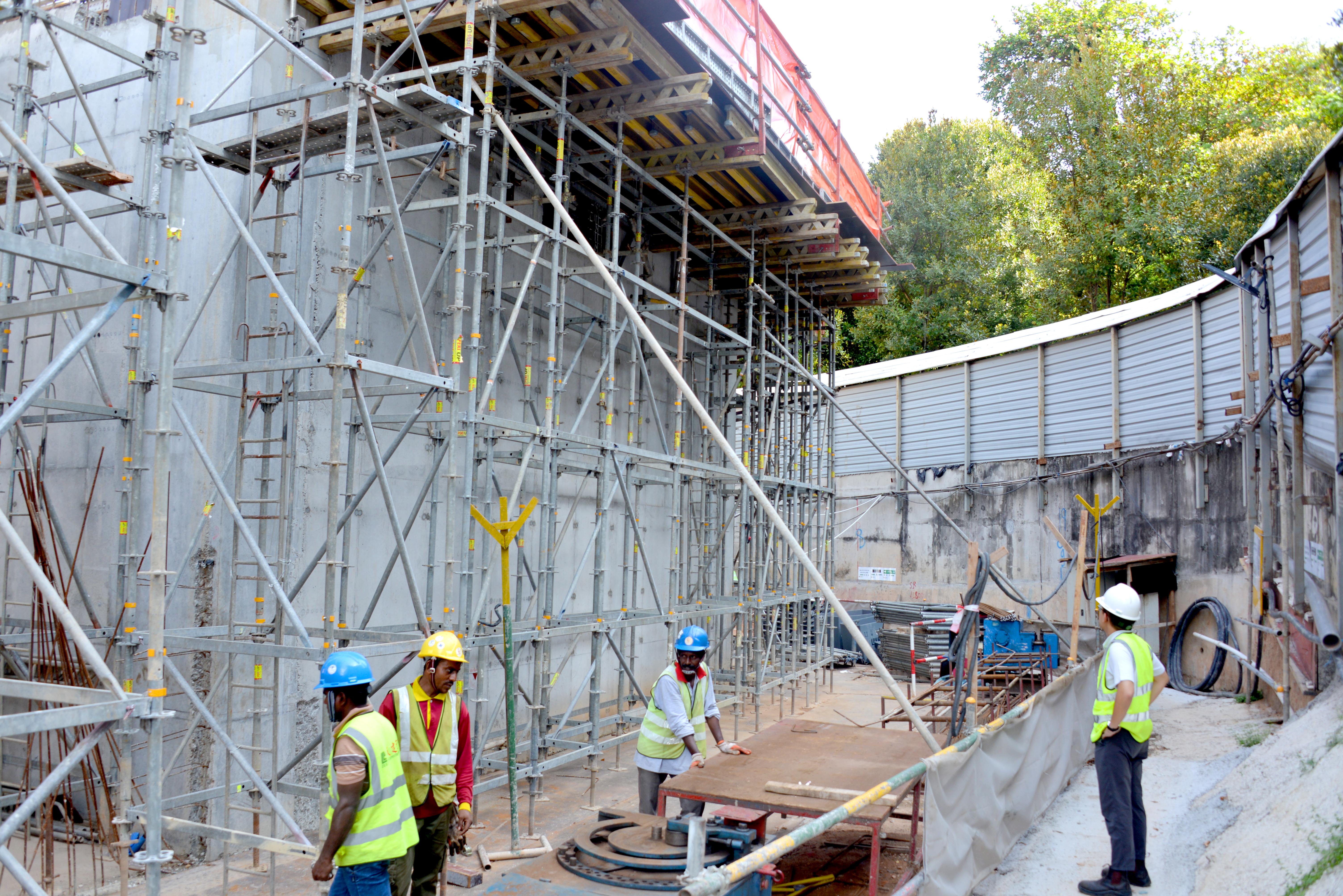 PERI UP loose form for cantilever slab and beam 